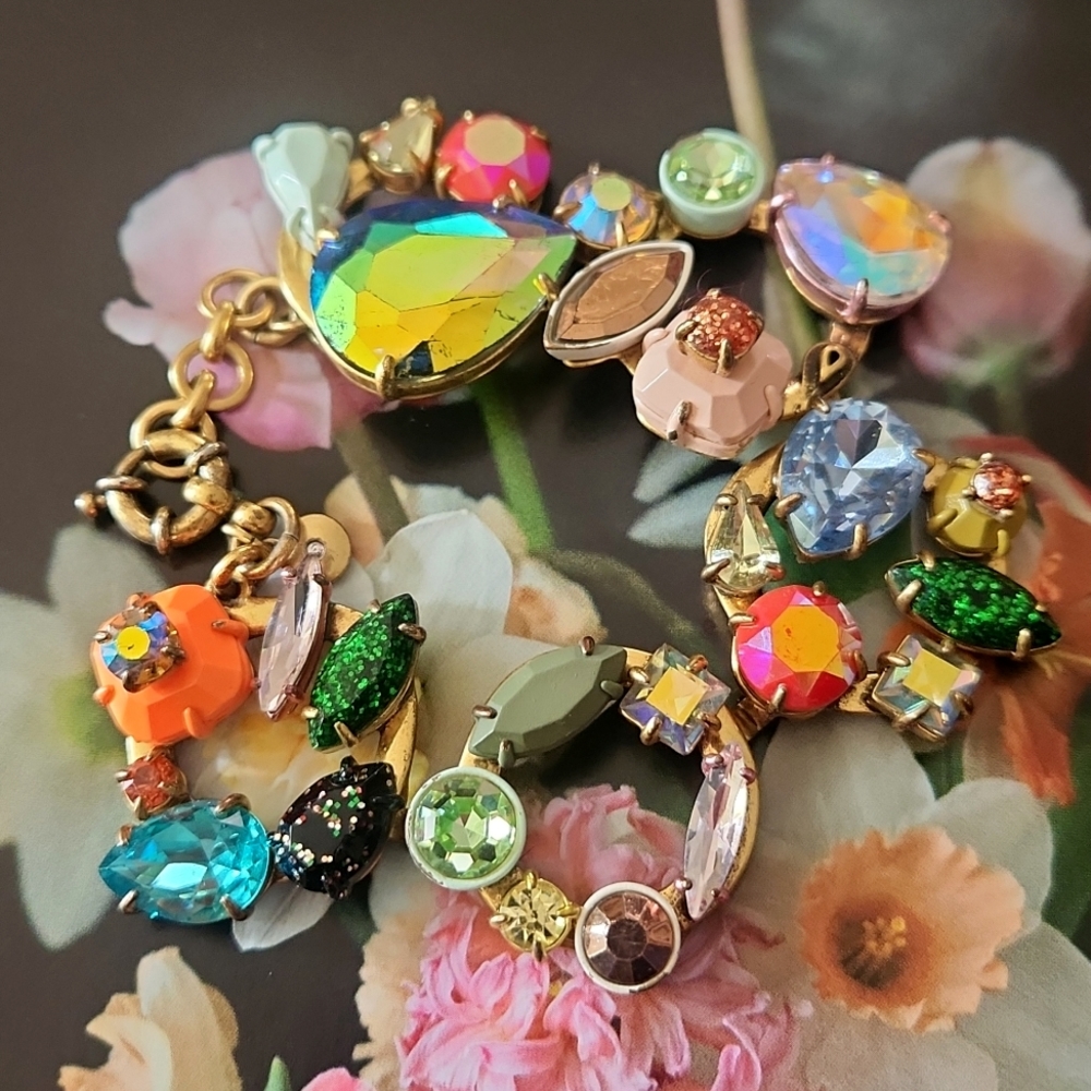 Brulee Multi-colored Crystal Wreath Bracelet